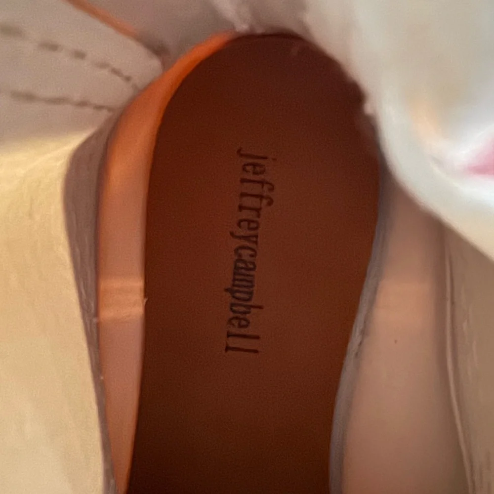 EUC Jeffrey Campbell Cloudy Chelsea Lug Sole Grey Rain Boots size 9
